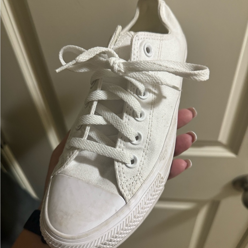 White Converse low tops